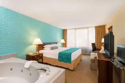 Howard Johnson by Wyndham Williamsburg Hotels in Stonehouse