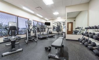 Hawthorn Suites by Wyndham Wheeling at the Highlands