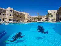 The Breakers Diving and Surfing Lodge Soma Bay - Rooftop Pools