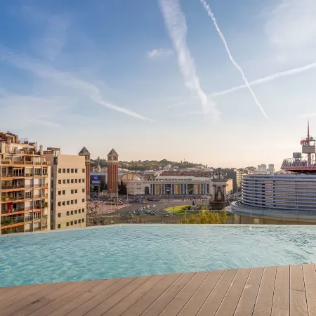 B Hotel