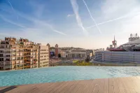 B Hotel - Rooftop Pools