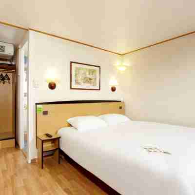 Kyriad le Blanc Mesnil Rooms
