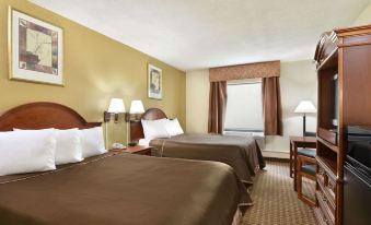 Howard Johnson by Wyndham Allentown/Dorney Hotel & Suites