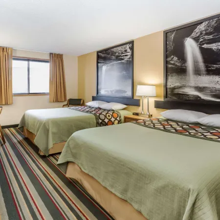 Super 8 by Wyndham Ottawa Starved Rock