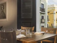 Decanter Hotel Hotels near Casa Blanca