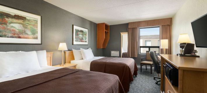 Travelodge by Wyndham Edmonton West Hotels in Edmonton