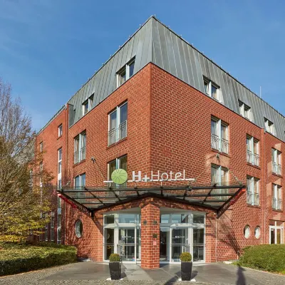 H+ Hotel Koeln-Huerth 地下鉄ブラームスシュトラーセ駅周辺のホテル