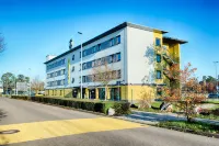 B&B HOTEL Baden-Airpark Hotels in Iffezheim