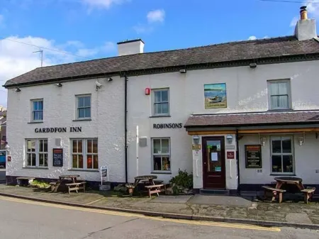 Crud yr Awel Apartment Отели рядом с достопримечательностью «Парк Гринвуд Фэмили»