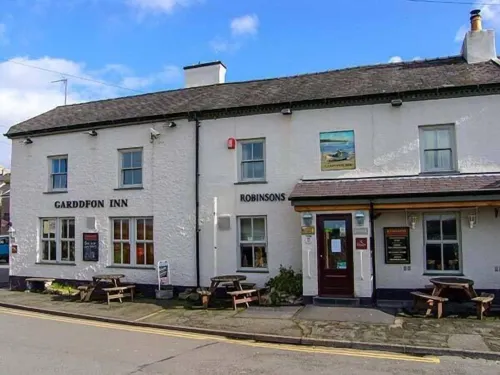 Crud yr Awel Apartment Hotels in Y Felinheli