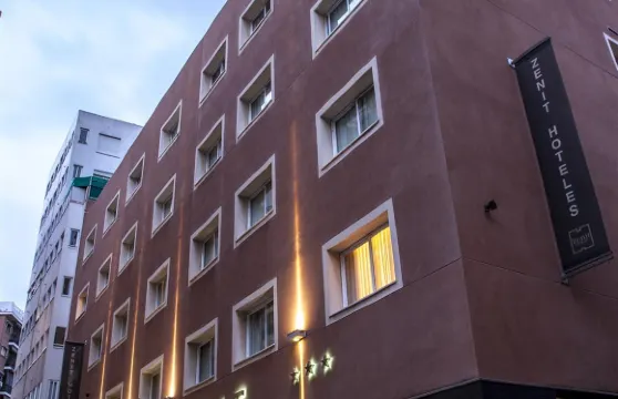 澤尼特馬拉加酒店