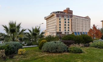 Almira Hotel Thermal Spa & Convention Center