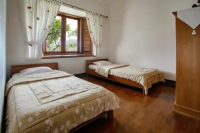 Shanty's House Hotels near Info Wisata Coban Talun