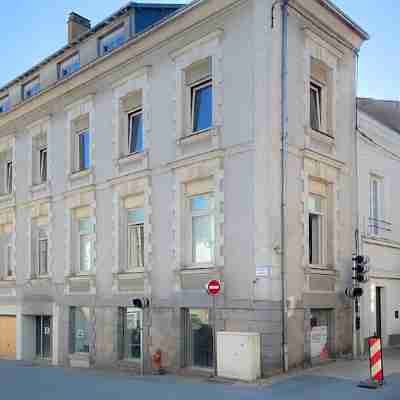 Corner-Set Cholet Centre Hotel Exterior