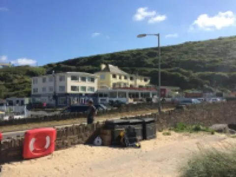 Mawgan Porth Apartments
