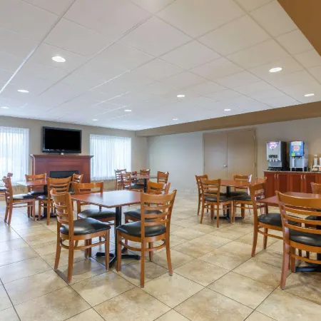 Super 8 by Wyndham Abbotsford BC