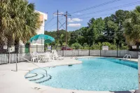 Quality Inn Selma - Smithfield - Pools