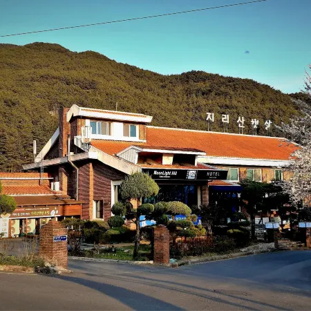 Hotel Jirisan Sunlight