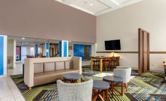 Holiday Inn Express & Suites Harrison