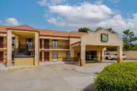 Quality Inn Hotels in Acworth