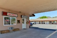 Golden Eagle Motel