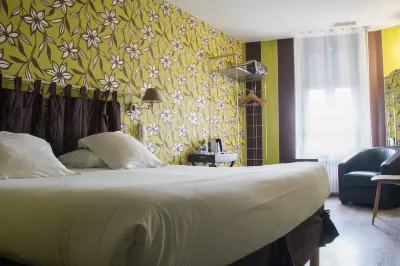 Logis Hôtel la Bastide des Oliviers Các khách sạn ở Monflanquin