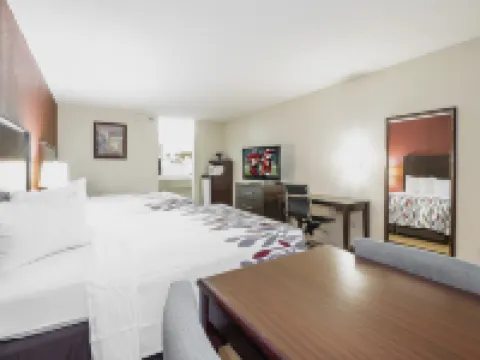 Red Roof Inn & Suites Rome Hotels in Rome