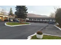 Howard Johnson by Wyndham Williamstown - Motels
