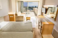 Sovereign Beach Hotel - บ้านพักหลังเล็ก