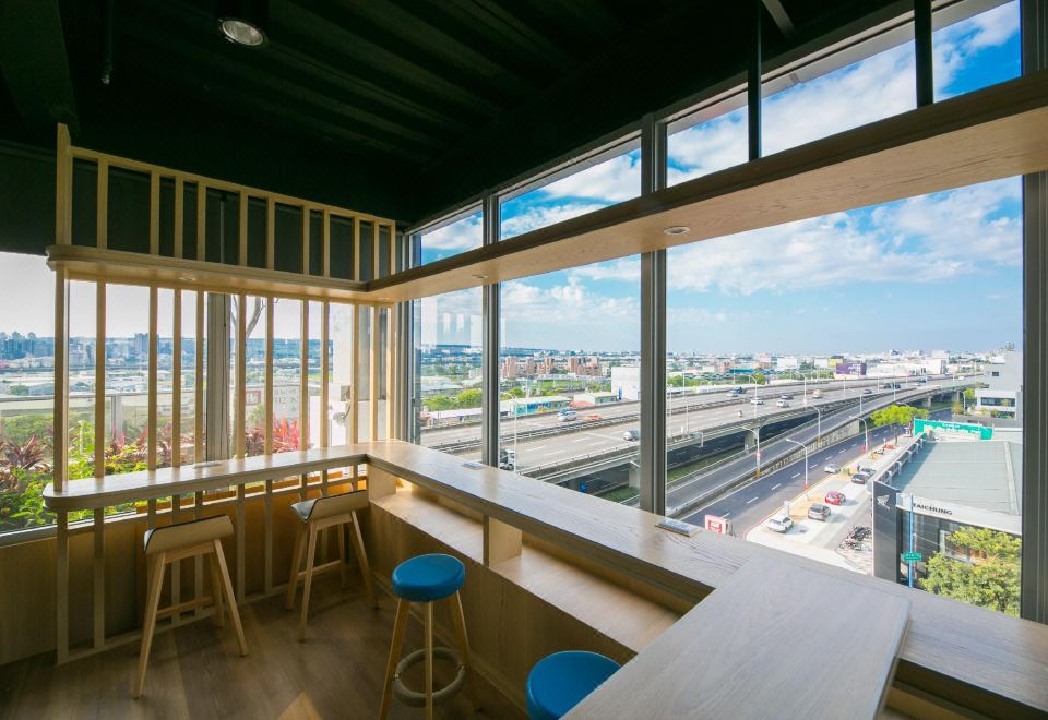 로열 로이 호텔 외관 야경