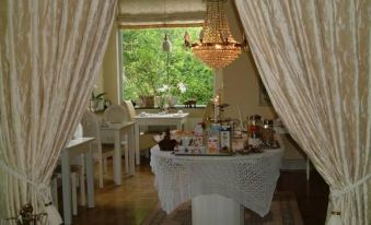 Casa Corner Bed & Breakfast - Housity