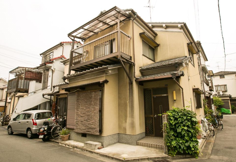 Airlog House-Comic Inn- - Housity