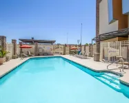 Comfort Suites Glendale - State Farm Stadium Area - Pools