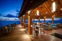 Summer Island Maldives - bar