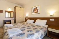 Solaris Apartment Kassiopi Hotels in Corfu