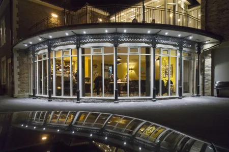 Harper's Steakhouse with Rooms, Haslemere Отели в г. Миленд