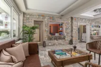 Ouzas Luxury Hotel