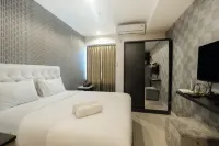 Simply Studio @ Grand Kamala Lagoon Apartment by Travelio Hotel dekat Silma Badminton