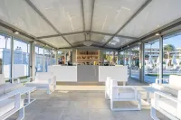 Sanom Beach Resort Only Adults - bar