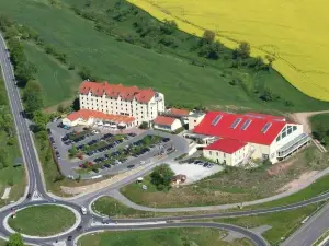 FAIR RESORT 全包健康水療酒店 耶拿