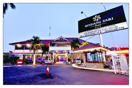 Hotel Sendang Sari Отели в г. Batang
