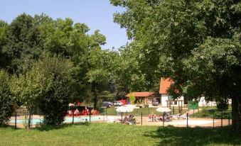 Camping de la Croix d'Arles