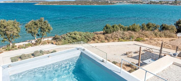 Paros Comfy Suites Hotels in Paros