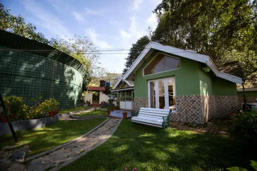 The Green Casa by Green Leaves -Families Only - Bed and Breakfasts