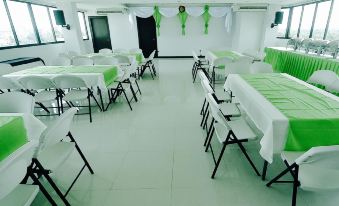 Green Banana Business Hotel
