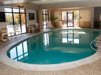 Hampton Inn & Suites Manchester-Bedford - С бассейном