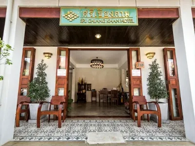 스리 치앙칸 호텔 Wat Si Phu Thok 주변 호텔