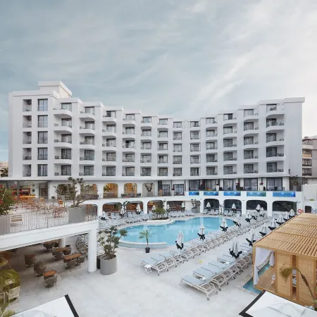 Lalila Blue Suites