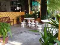 Hotel 22 Gurney