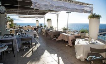 Marina Holiday & Spa